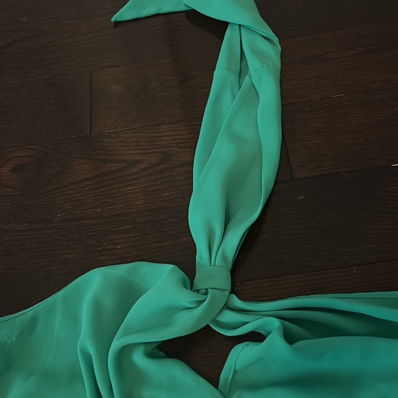 Emerald Bcbg short shorts romper - Picture 4 of 7